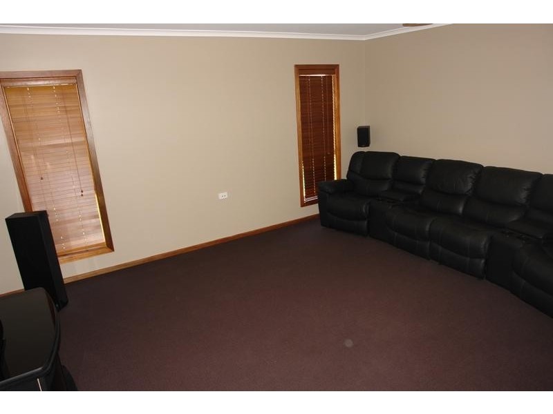 1 Quintrell Street, Moonta Bay SA 5558