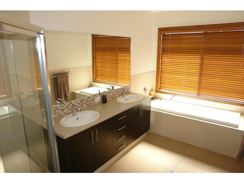 1 Quintrell Street, Moonta Bay SA 5558