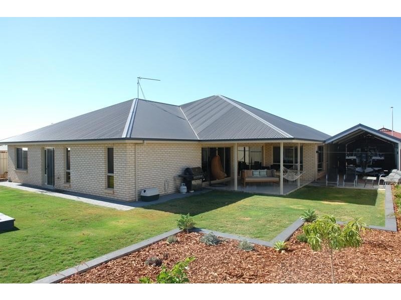 1 Quintrell Street, Moonta Bay SA 5558