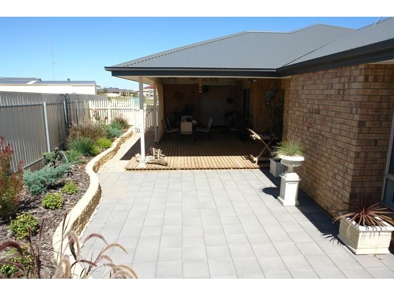 2 Woodward Street, Moonta Bay SA 5558