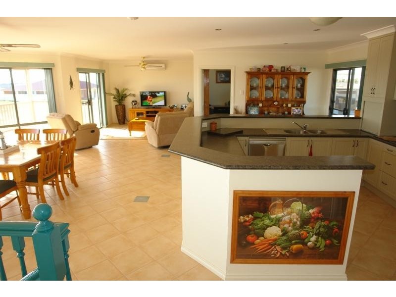 14 Sanders Street, Moonta Bay SA 5558