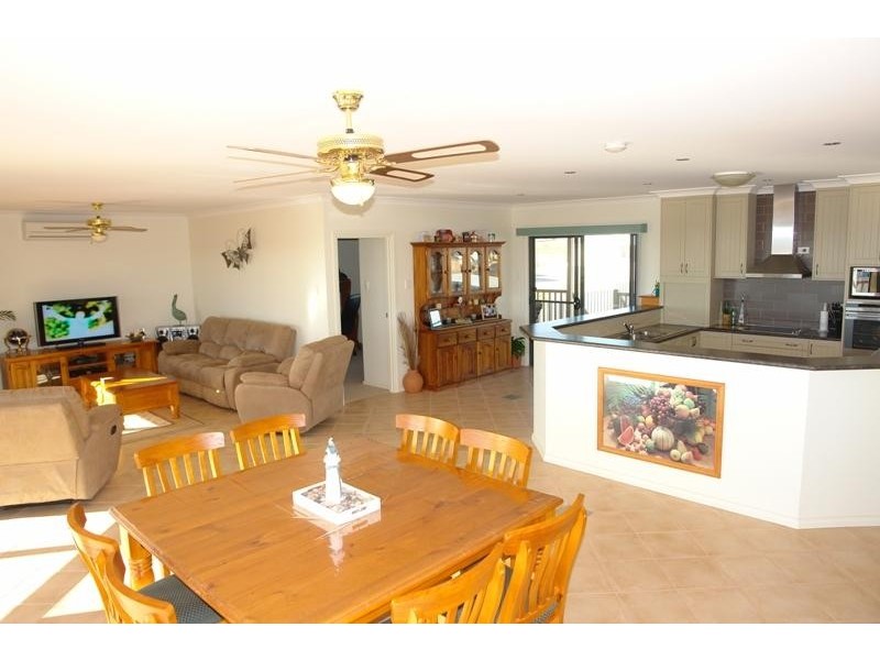 14 Sanders Street, Moonta Bay SA 5558