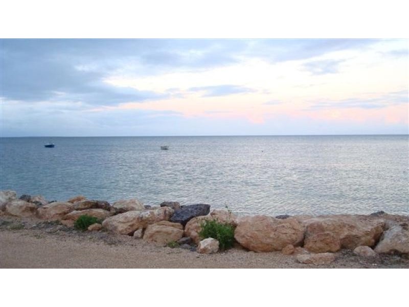 17 Devon Street, Port Clinton SA 5570