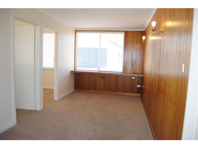 17 Devon Street, Port Clinton SA 5570