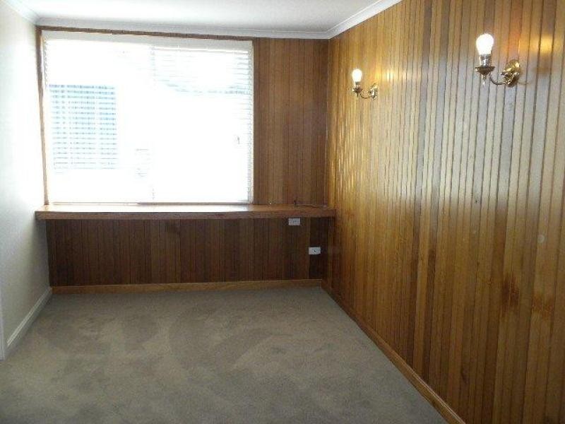 17 Devon Street, Port Clinton SA 5570