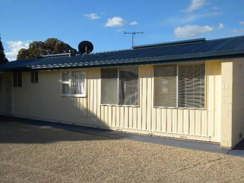 17 Devon Street, Port Clinton SA 5570