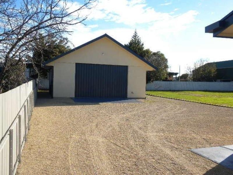 17 Devon Street, Port Clinton SA 5570