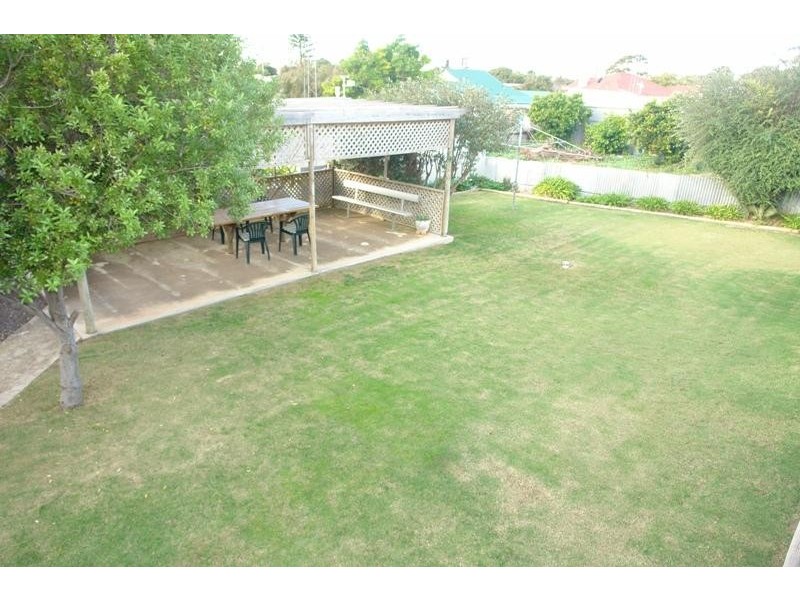35 Hughes Avenue, Moonta Bay SA 5558