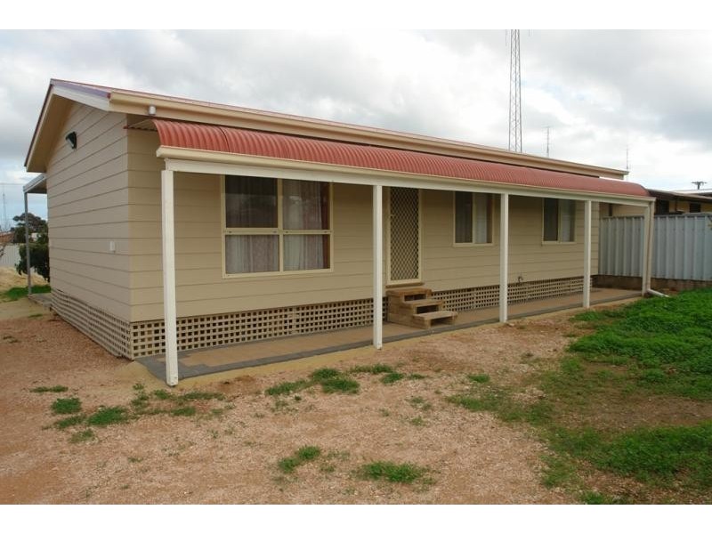 16 a Wales Street, Wallaroo SA 5556