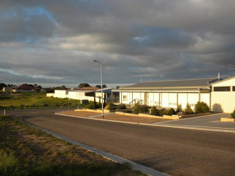 4 Loller Street, Moonta Bay SA 5558