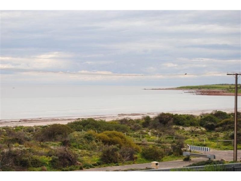 17 Esplanade, North Beach SA 5556
