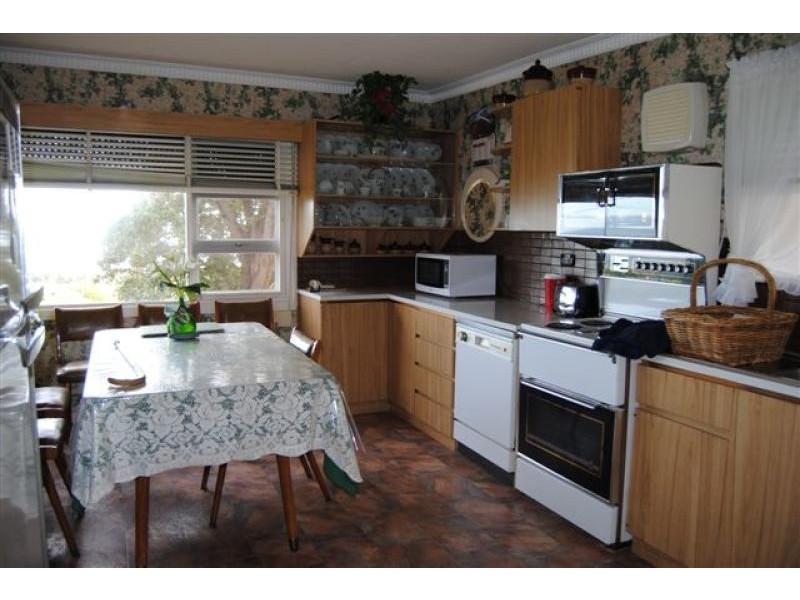 17 Esplanade, North Beach SA 5556