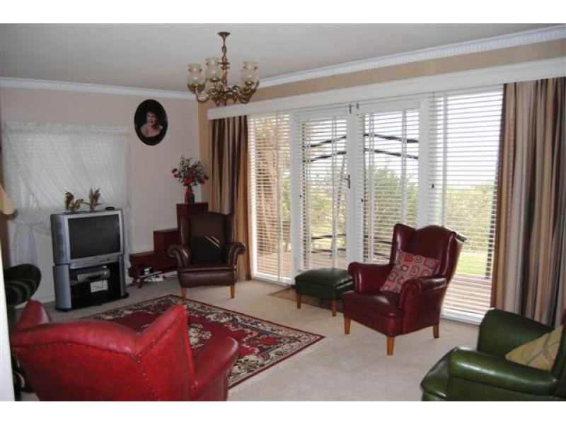 17 Esplanade, North Beach SA 5556