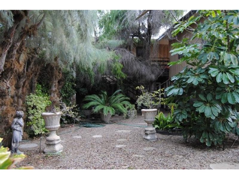 17 Esplanade, North Beach SA 5556