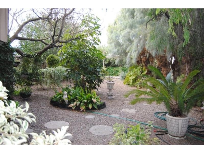 17 Esplanade, North Beach SA 5556