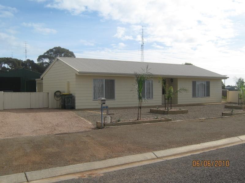 2 Richard St, Wallaroo SA 5556
