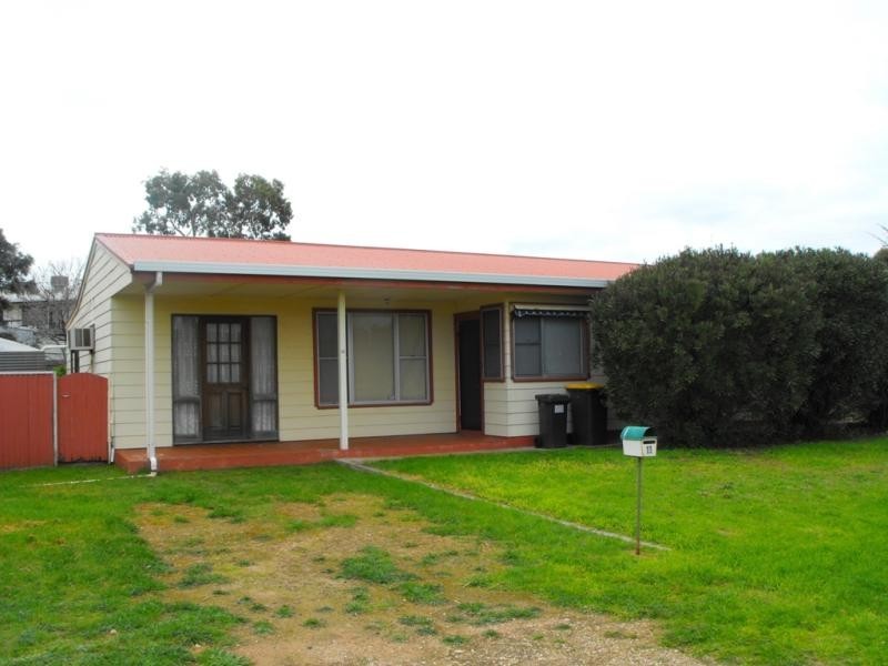 11 Percy St, Moonta Bay SA 5558