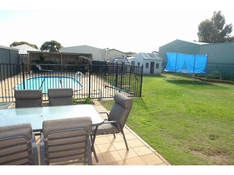 19 Highview  Grove, Moonta Bay SA 5558