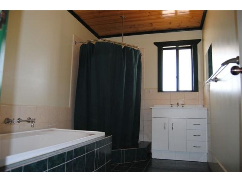 14 Kadina Road, Wallaroo SA 5556