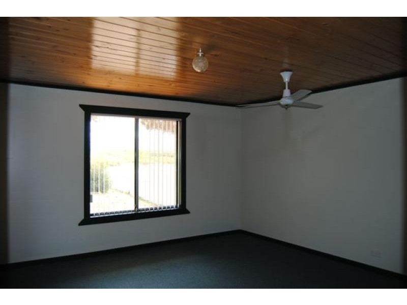 14 Kadina Road, Wallaroo SA 5556