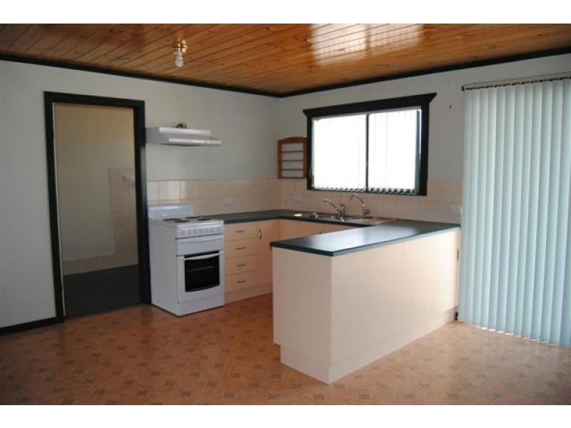 14 Kadina Road, Wallaroo SA 5556