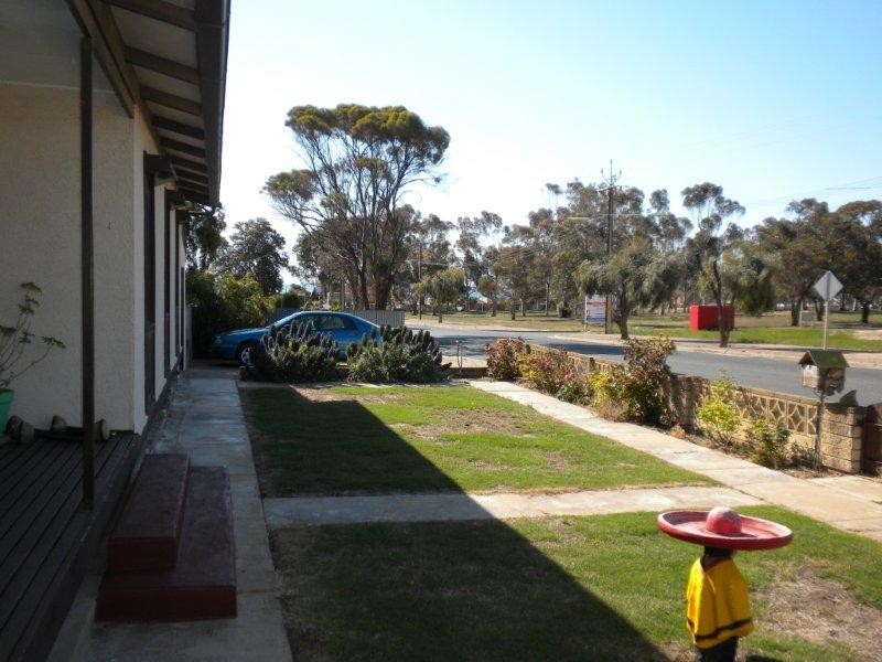 16 Ernest Tce, Wallaroo SA 5556