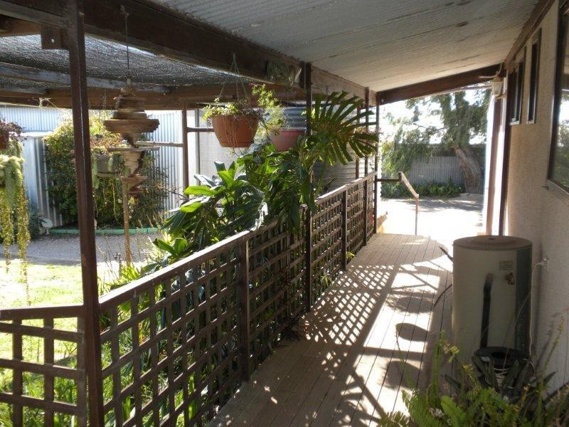 16 Ernest Tce, Wallaroo SA 5556