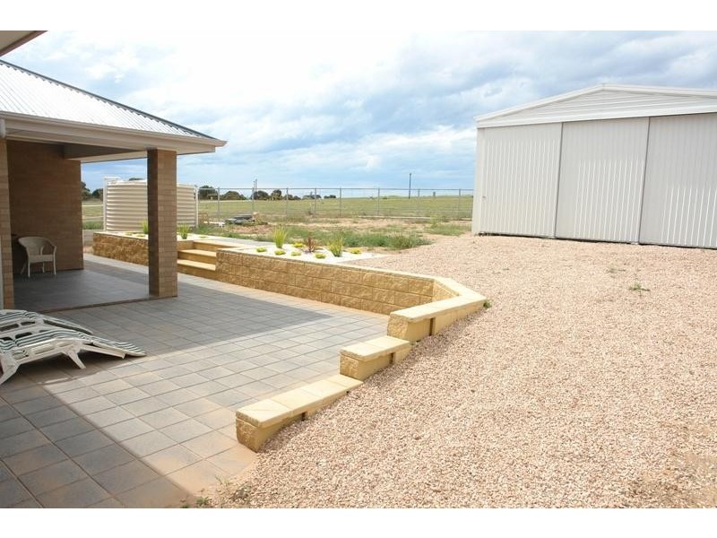 12 Bray Street, Moonta Bay SA 5558