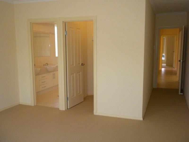 12 Albatross Street, Wallaroo SA 5556