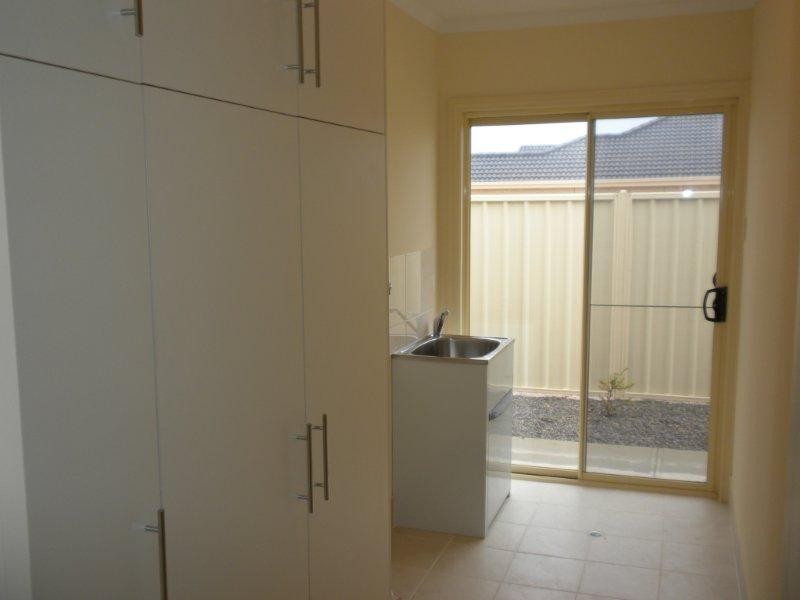 12 Albatross Street, Wallaroo SA 5556