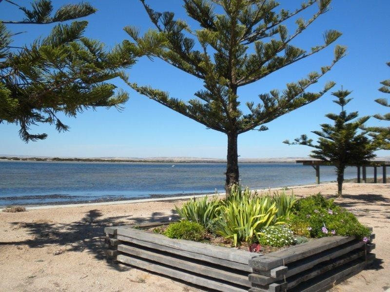 67 Snapper Road, Fisherman Bay SA 5522