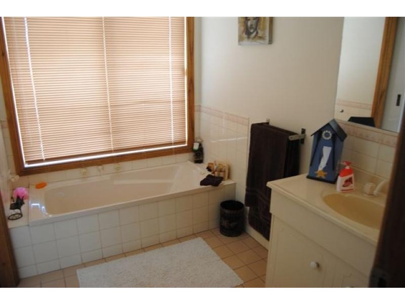 16 Reynolds Street, Moonta Bay SA 5558