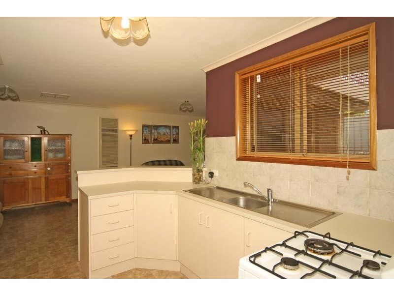 6 ST ANDREWS WAY, Morphett Vale SA 5162