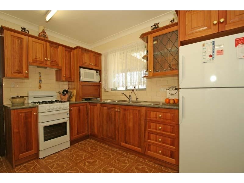 16 CARBENET DRIVE, Hackham SA 5163