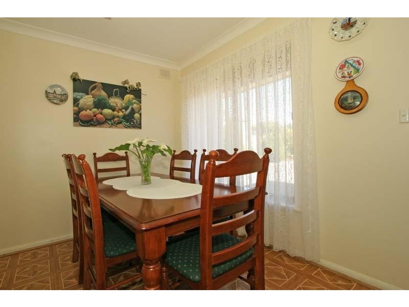 16 CARBENET DRIVE, Hackham SA 5163