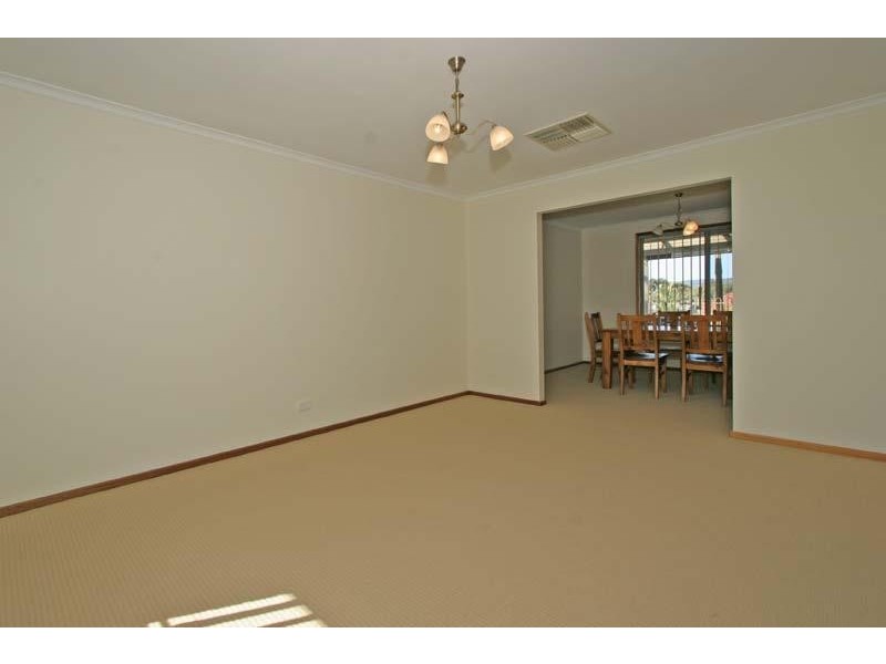 12 SIMONE CRESCENT, Morphett Vale SA 5162