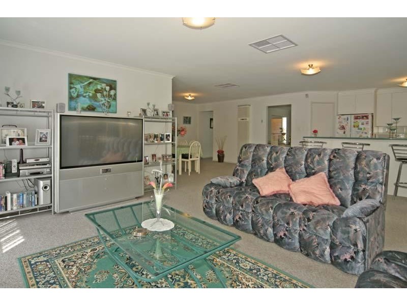 4 CHYNOWETH AVENUE, Hackham SA 5163