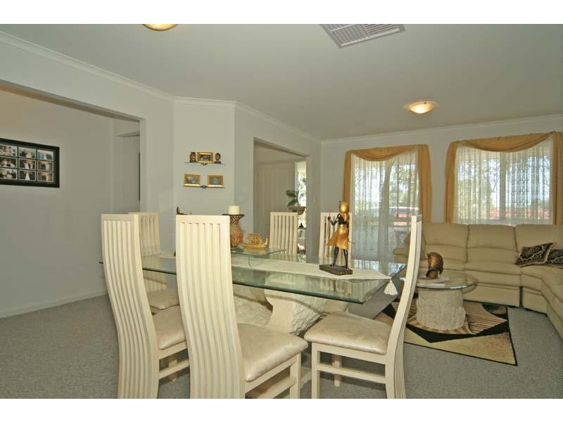 4 CHYNOWETH AVENUE, Hackham SA 5163