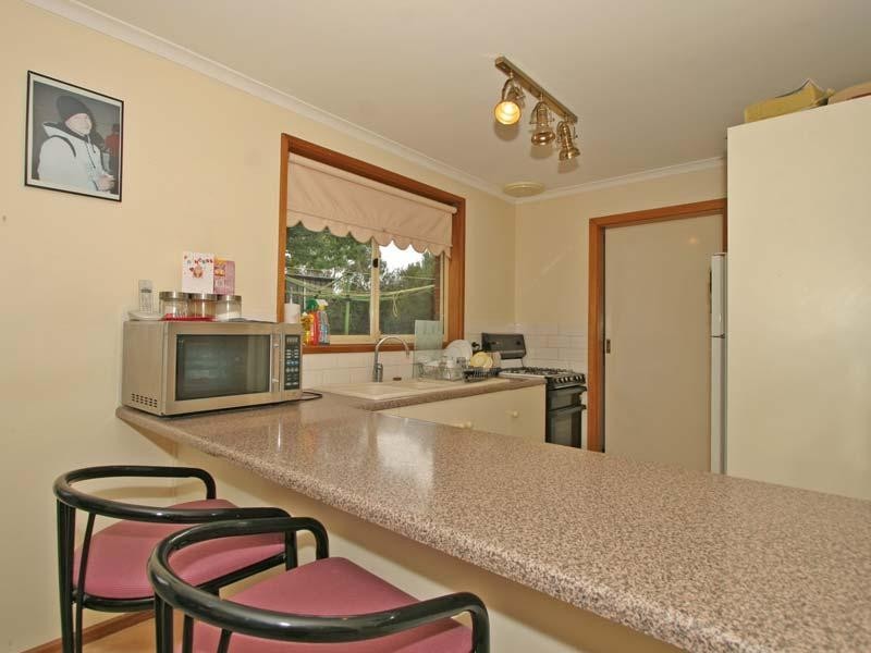 8 HURTLE COURT, Woodcroft SA 5162