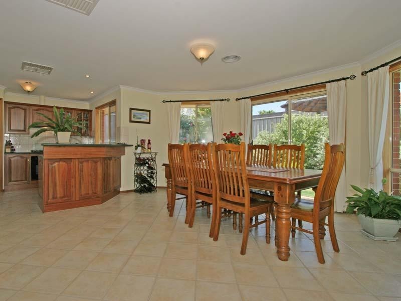 9 STEAMRANGER DRIVE, Sheidow Park SA 5158