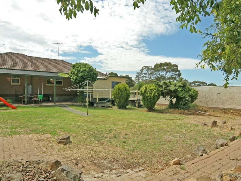11 STANLEY STREET, Morphett Vale SA 5162