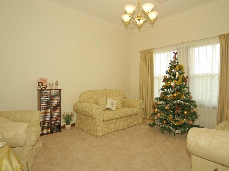 44 COACHWOOD DRIVE, Aberfoyle Park SA 5159