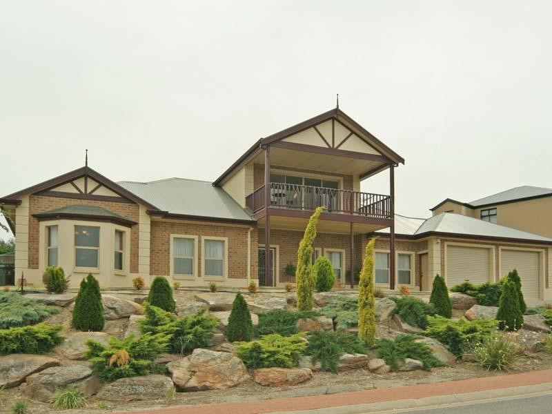 44 COACHWOOD DRIVE, Aberfoyle Park SA 5159