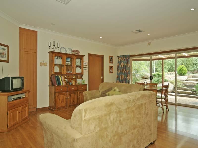 44 COACHWOOD DRIVE, Aberfoyle Park SA 5159