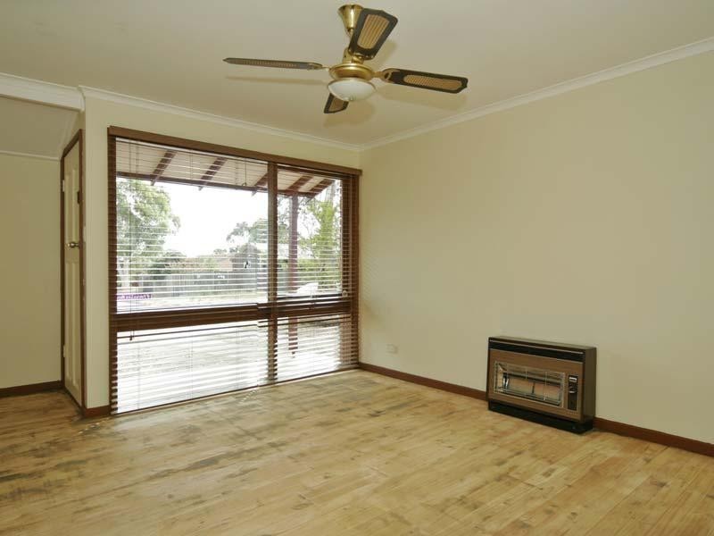 6 LINDSAY DRIVE, Morphett Vale SA 5162