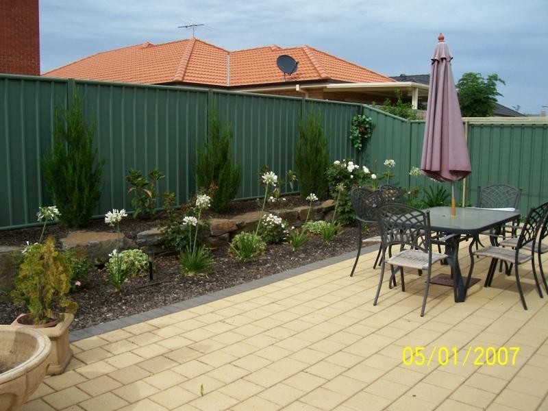 42 Lakefield Crescent, Mawson Lakes SA 5095