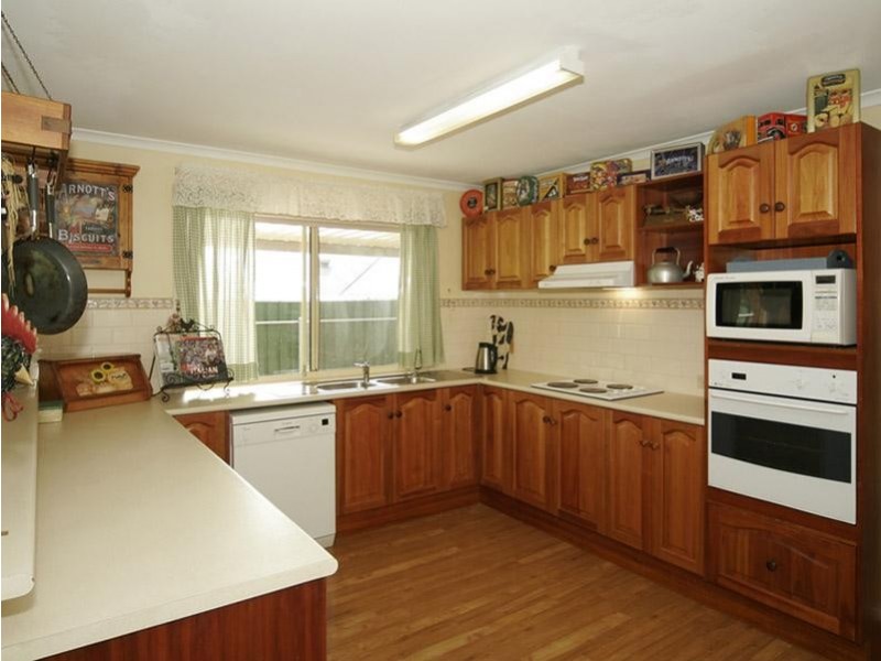 10 Waverley Drive, Willunga SA 5172