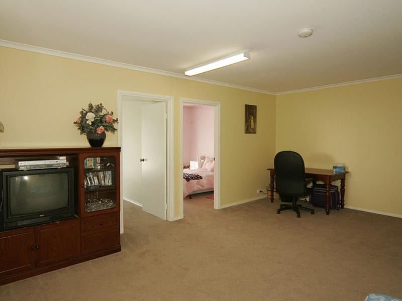 10 Waverley Drive, Willunga SA 5172