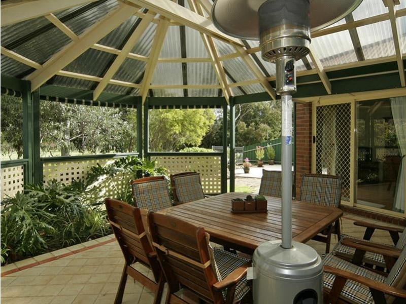 10 Waverley Drive, Willunga SA 5172