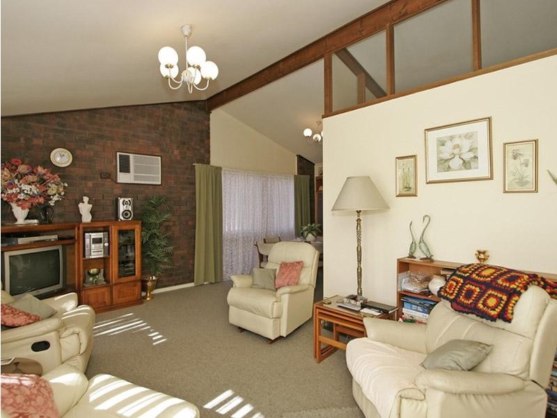 9 HIGGINS STREET, Hackham SA 5163